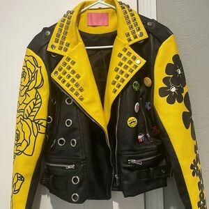 💛💛🔥🔥AKIRA beautiful detailed studded yellow black  bomber Jacket 🧥